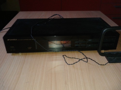 Radio tuner per - per, stereo